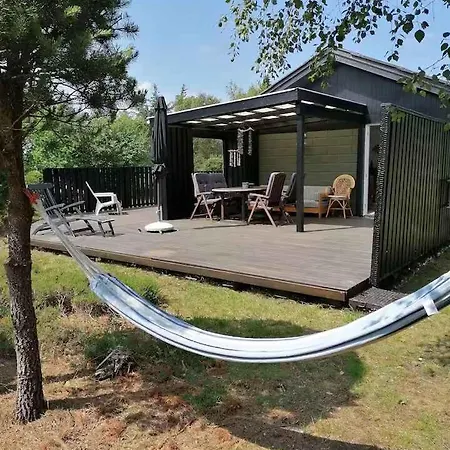 By The With Cozy Atmosphere Hébergement de vacances