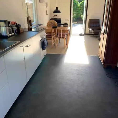 By The With Cozy Atmosphere Hébergement de vacances *