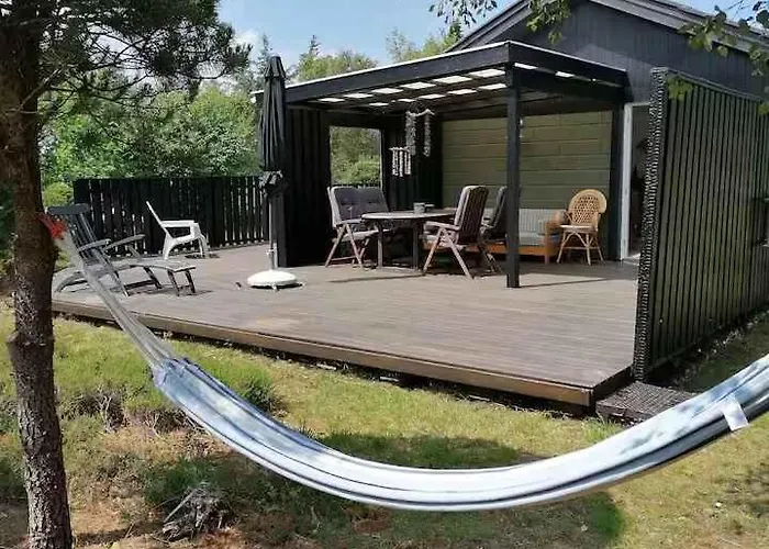 By The With Cozy Atmosphere Σπίτι διακοπών